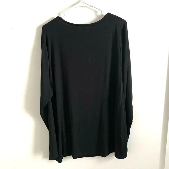 Soft Surrounding Cut Out Front Black Top 2X - Picture 3 of 4